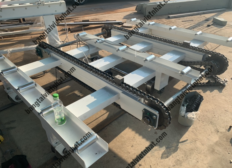băng tải xích pallet 3